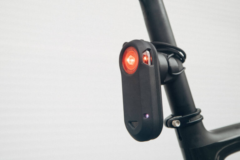 Montiertes Radar an Sattelstütze